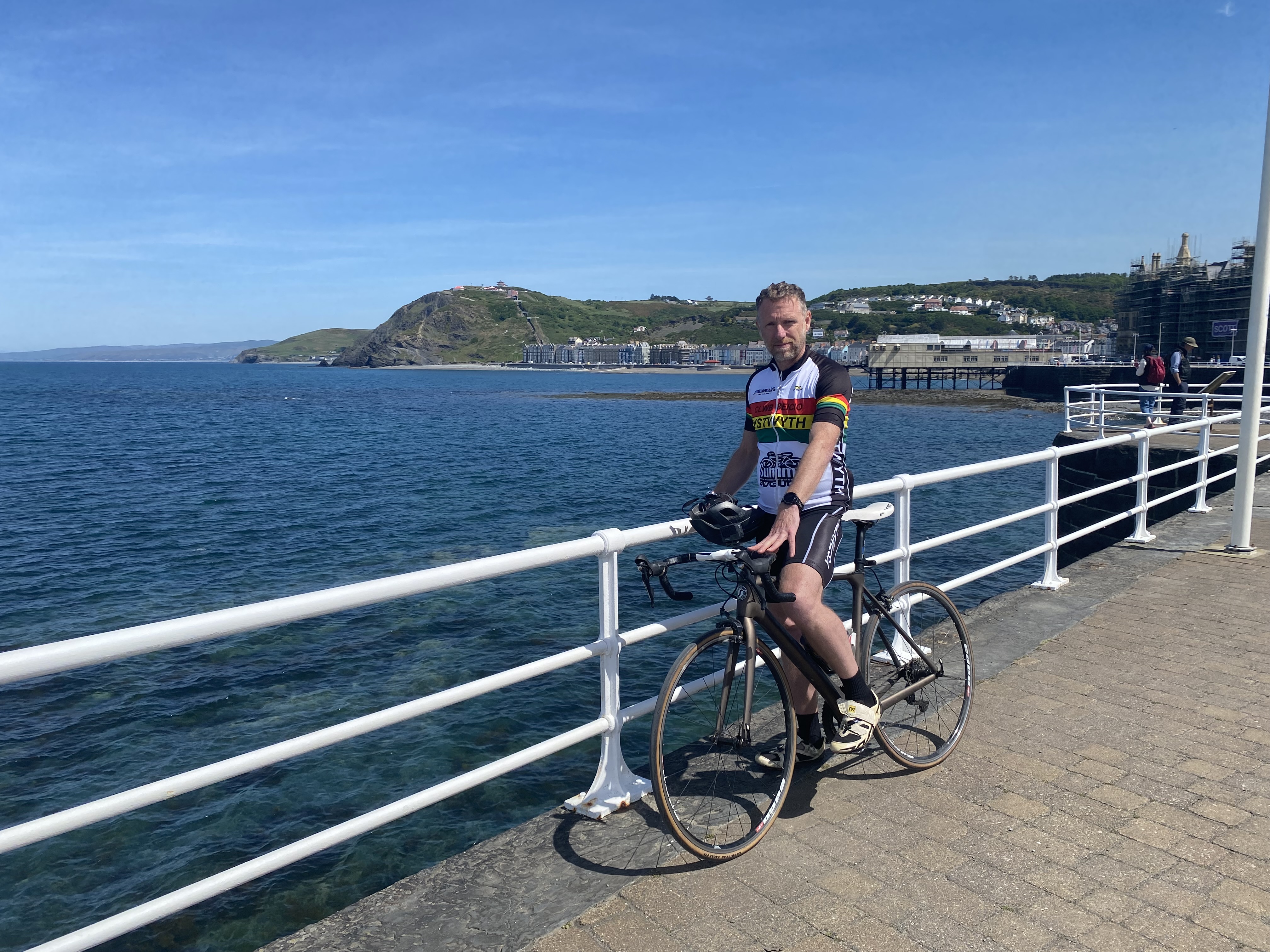 Ar eich beic – mis i fynd tan y Pencampwriaethau Seiclo