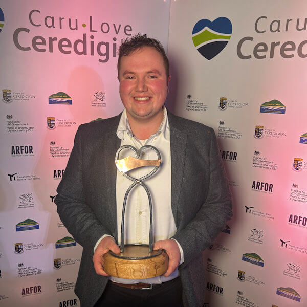 Enillydd Gwobr Caru Ceredigion Awards